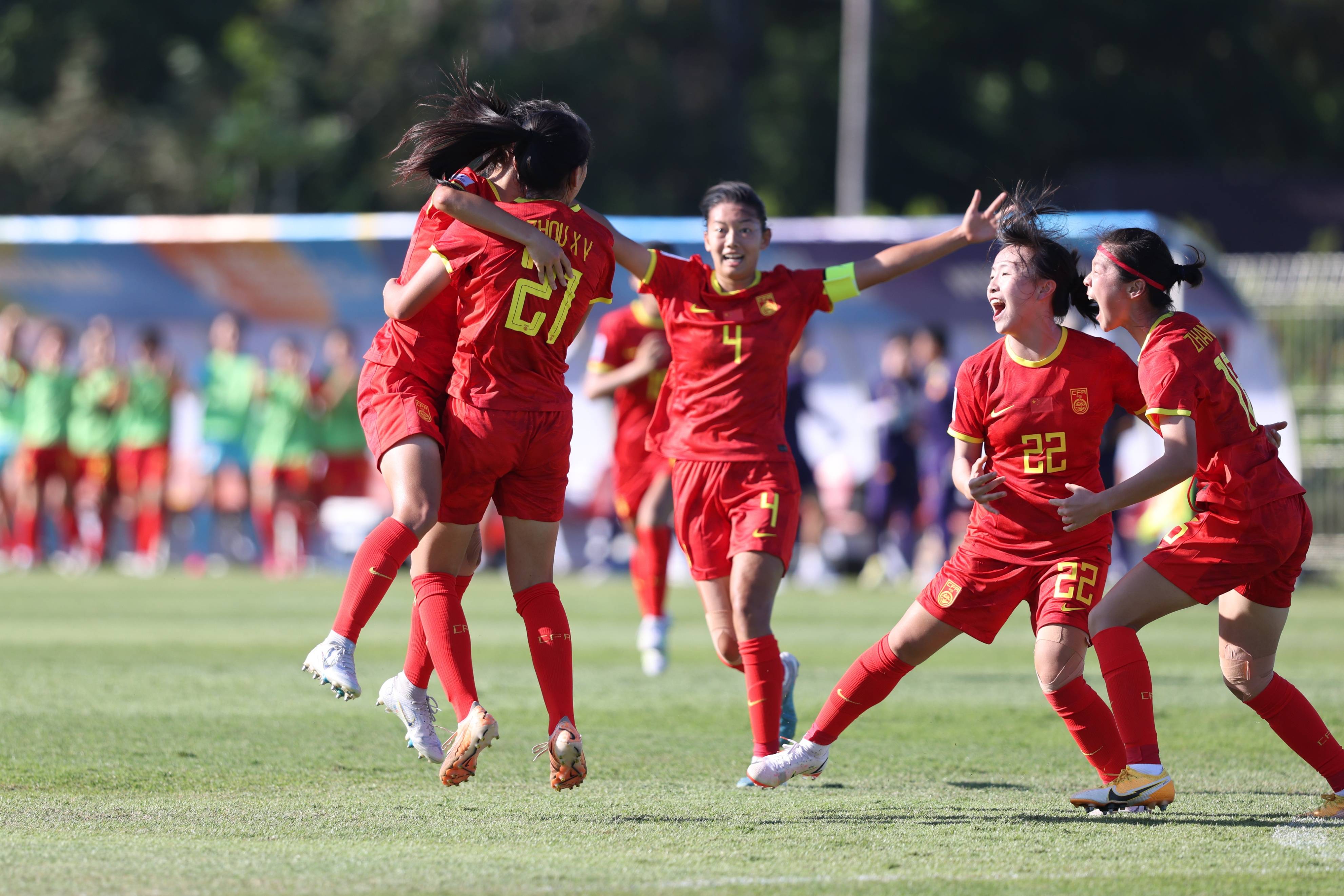 包含中国女足备战国际比赛，备受关注的词条